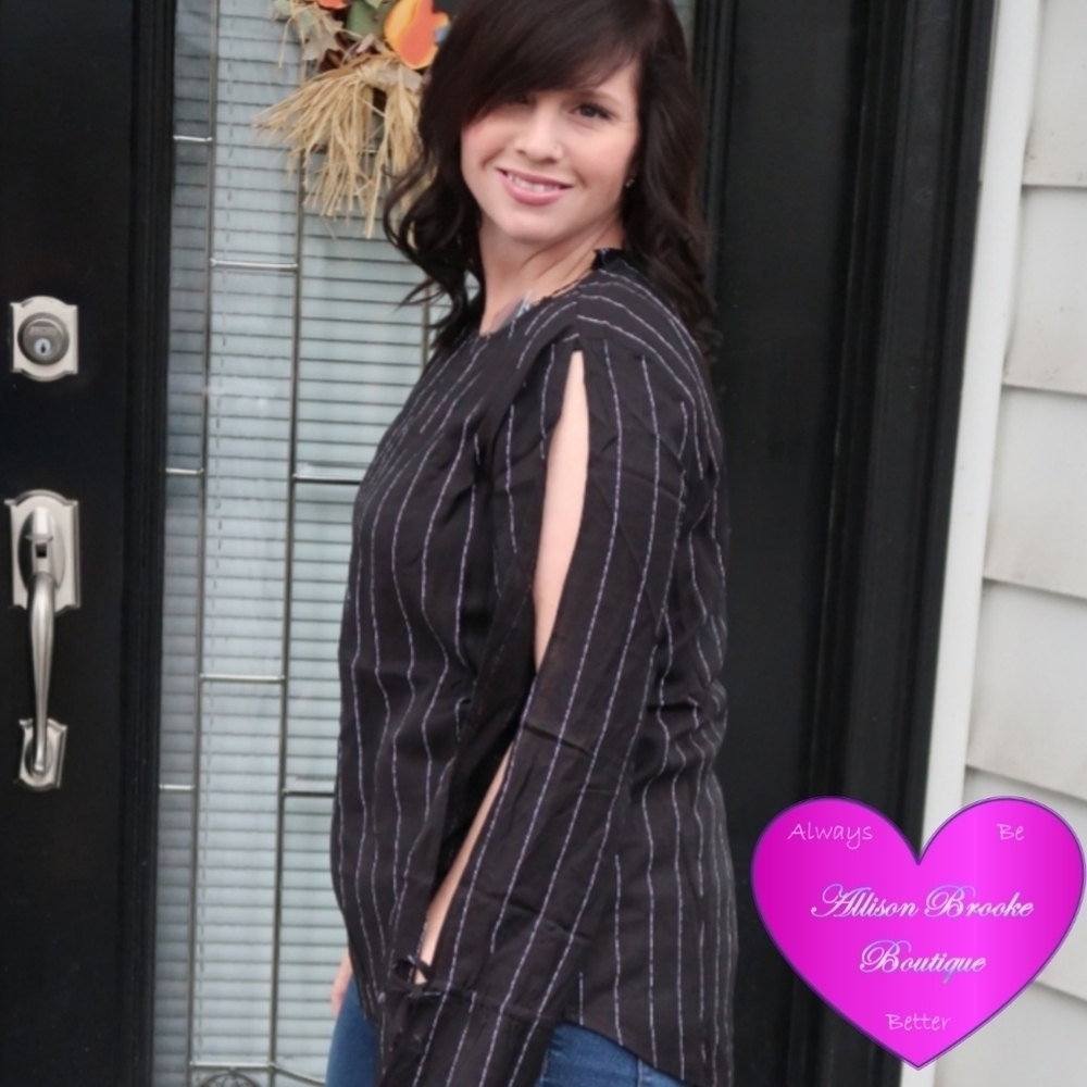 NWT boutique split sleeve pinstripe blouse black white